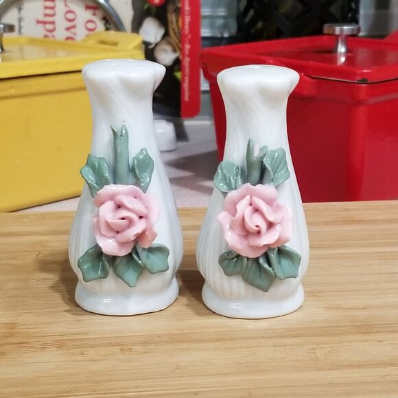 Vintage Porcelain Floral Rose Relief 3D Embellished Salt Pepper Shaker Set - Picture 1 of 9